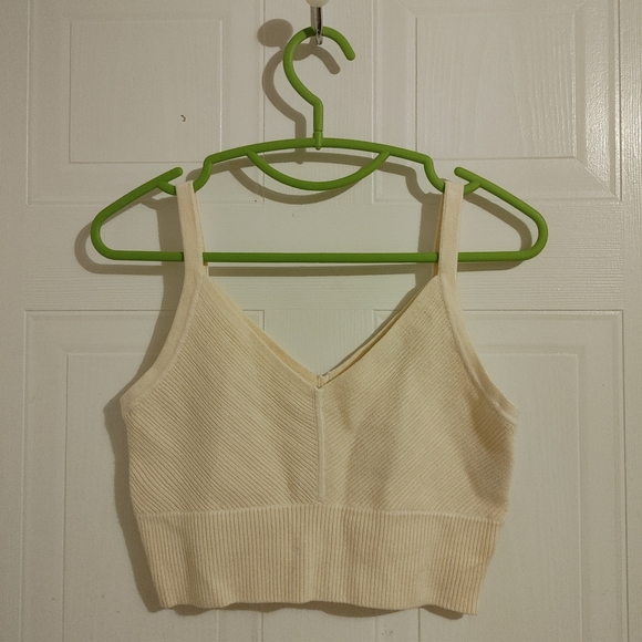 RW&CO. Ribbed Knit V-Neck Cropped Cami NWT - Picture 4 of 6